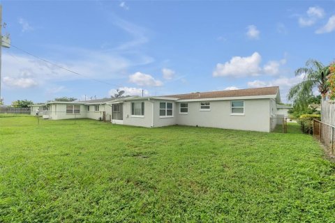 House in Holiday, Florida 2 bedrooms, 89.56 sq.m. № 1347240 - photo 26