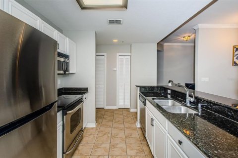 Condo in Tampa, Florida, 2 bedrooms  № 1354152 - photo 23