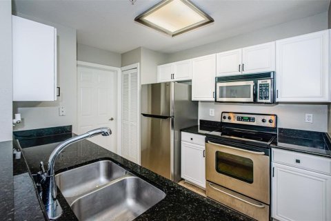 Condo in Tampa, Florida, 2 bedrooms  № 1354152 - photo 22