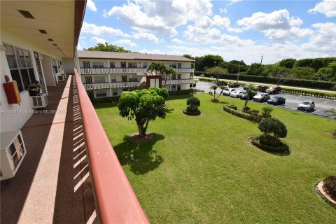 Condo in Boca Raton, Florida, 1 bedroom  № 1092088 - photo 1