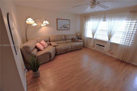 Condo in Boca Raton, Florida, 1 bedroom  № 1092088 - photo 3