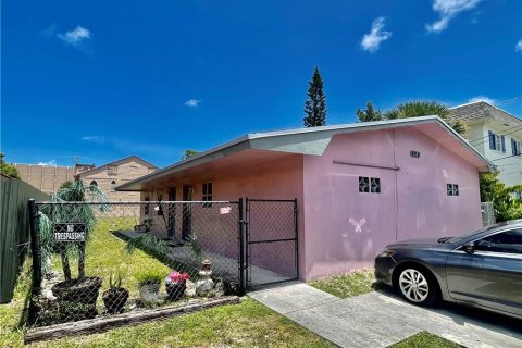 Immobilier commercial à vendre à Fort Lauderdale, Floride: 111.11 m2 № 46274 - photo 23