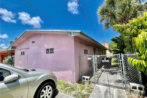 Immobilier commercial à vendre à Fort Lauderdale, Floride: 111.11 m2 № 46274 - photo 20