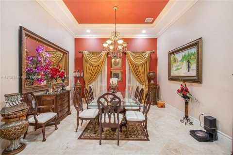 House in Miami, Florida 7 bedrooms, 463.68 sq.m. № 1135591 - photo 15