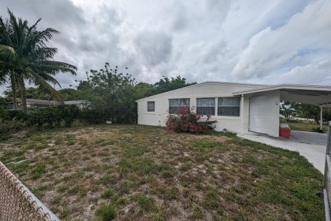 House in Delray Beach, Florida 3 bedrooms, 116.87 sq.m. № 1216284 - photo 9