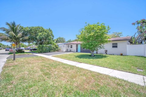 Villa ou maison à vendre à Deerfield Beach, Floride: 4 chambres, 130.43 m2 № 1216236 - photo 17