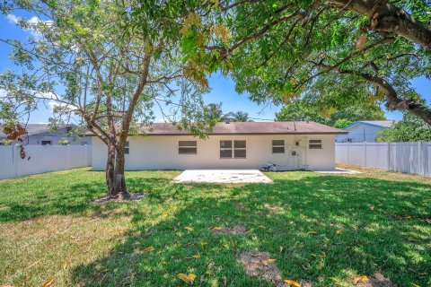 Villa ou maison à vendre à Deerfield Beach, Floride: 4 chambres, 130.43 m2 № 1216236 - photo 19