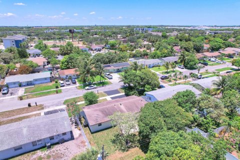 Villa ou maison à vendre à Deerfield Beach, Floride: 4 chambres, 130.43 m2 № 1216236 - photo 28