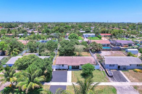 Villa ou maison à vendre à Deerfield Beach, Floride: 4 chambres, 130.43 m2 № 1216236 - photo 15