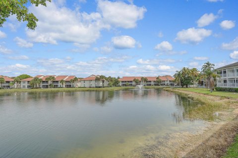 Copropriété à vendre à Palm Beach Gardens, Floride: 2 chambres, 71.53 m2 № 1182037 - photo 1