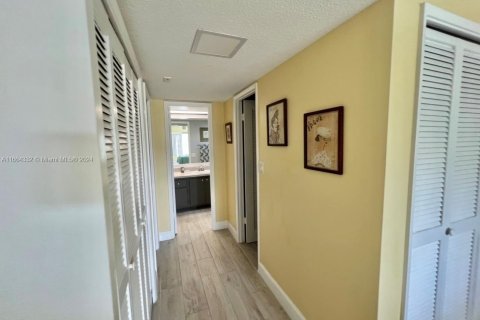 Copropriété à vendre à Pompano Beach, Floride: 1 chambre, 83.61 m2 № 1377232 - photo 10