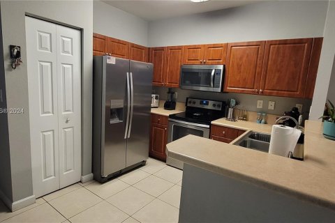 Townhouse in Cutler Bay, Florida 4 bedrooms, 159.05 sq.m. № 1377233 - photo 11