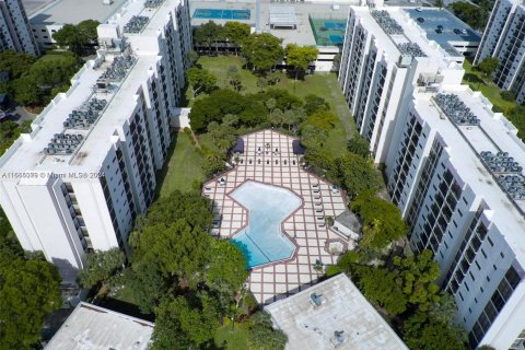 Condo in Sunny Isles Beach, Florida, 2 bedrooms  № 1377191 - photo 21