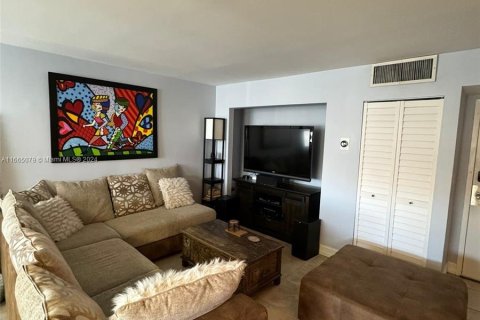 Condo in Sunny Isles Beach, Florida, 2 bedrooms  № 1377191 - photo 4