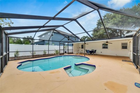 House in Tampa, Florida 3 bedrooms, 177.81 sq.m. № 1394108 - photo 5