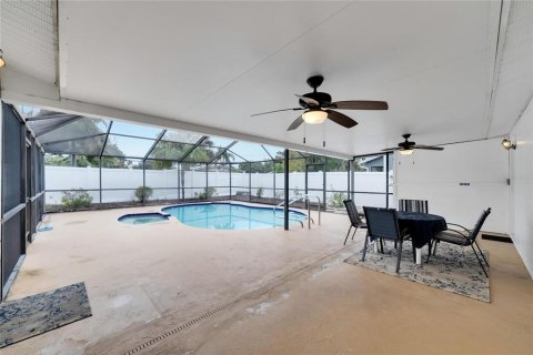 House in Tampa, Florida 3 bedrooms, 177.81 sq.m. № 1394108 - photo 6