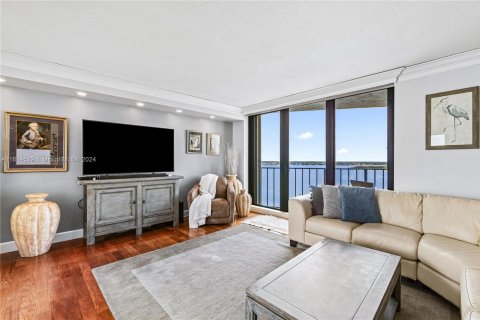 Condominio en venta en Riviera Beach, Florida, 2 dormitorios, 135.36 m2 № 1237857 - foto 8