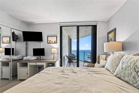 Condominio en venta en Riviera Beach, Florida, 2 dormitorios, 135.36 m2 № 1237857 - foto 28