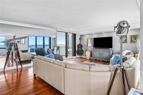 Condominio en venta en Riviera Beach, Florida, 2 dormitorios, 135.36 m2 № 1237857 - foto 19