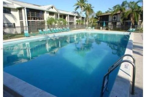 Apartamento en alquiler en Miami, Florida, 2 dormitorios, 85.19 m2 № 1345762 - foto 13