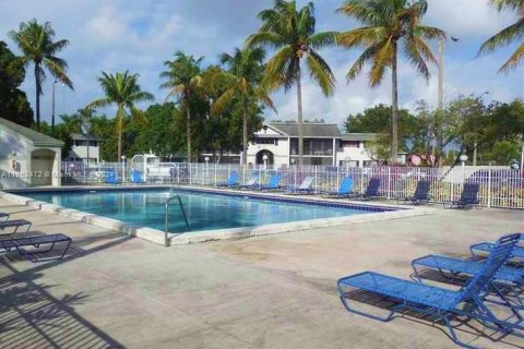 Apartamento en alquiler en Miami, Florida, 2 dormitorios, 85.19 m2 № 1345762 - foto 12