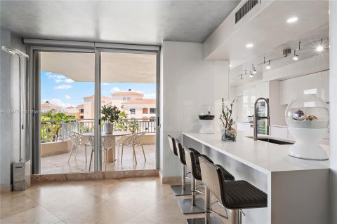 Condo in Key Biscayne, Florida, 3 bedrooms  № 1330426 - photo 9