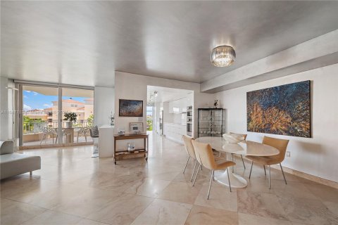 Condo in Key Biscayne, Florida, 3 bedrooms  № 1330426 - photo 7