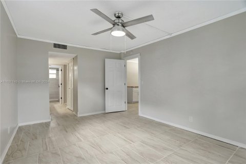 Condominio en venta en Margate, Florida, 1 dormitorio, 66.98 m2 № 1292167 - foto 12