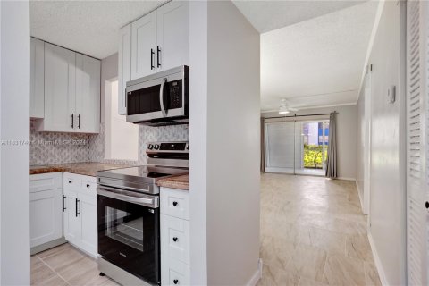 Condo in Margate, Florida, 1 bedroom  № 1292167 - photo 3