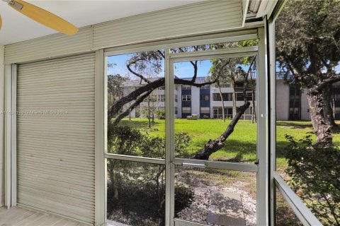 Condominio en venta en Margate, Florida, 1 dormitorio, 66.98 m2 № 1292167 - foto 20