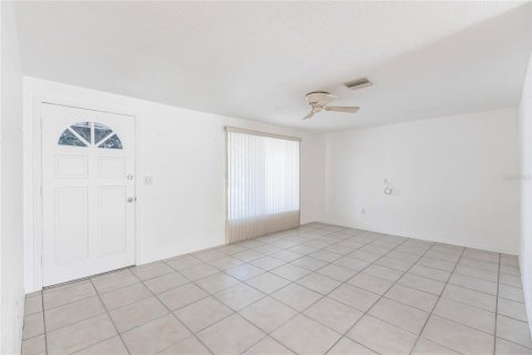 House in Port Charlotte, Florida 2 bedrooms, 124.4 sq.m. № 1287457 - photo 9