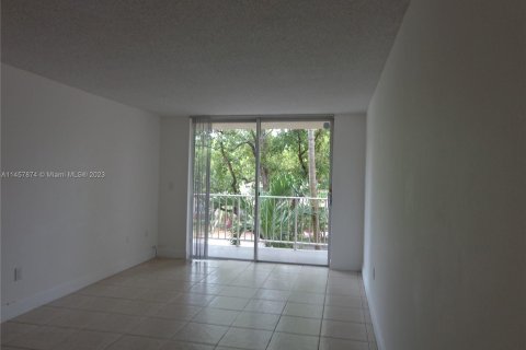 Condo in North Miami, Florida, 1 bedroom  № 741457 - photo 6
