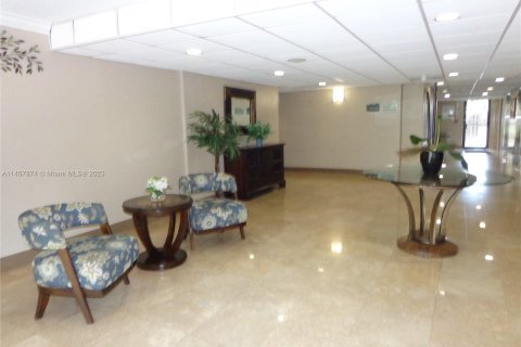 Condominio en venta en North Miami, Florida, 1 dormitorio, 62.52 m2 № 741457 - foto 26