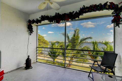 Condominio en venta en Lake Worth, Florida, 1 dormitorio, 79.99 m2 № 195188 - foto 5