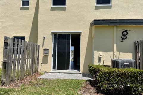 Condo in Homestead, Florida, 2 bedrooms  № 804307 - photo 13