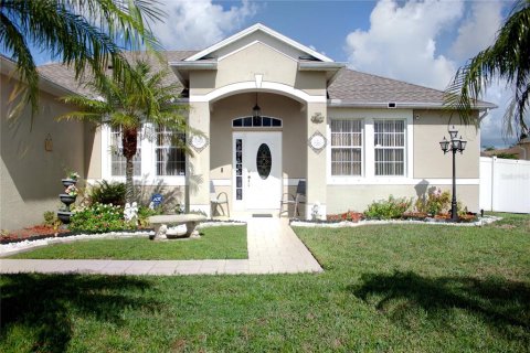 Villa ou maison à vendre à Kissimmee, Floride: 4 chambres, 174.1 m2 № 1349447 - photo 2