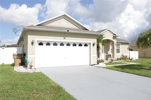 Villa ou maison à vendre à Kissimmee, Floride: 4 chambres, 174.1 m2 № 1349447 - photo 1