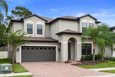 House in Tampa, Florida 5 bedrooms, 328.6 sq.m. № 1339562 - photo 1