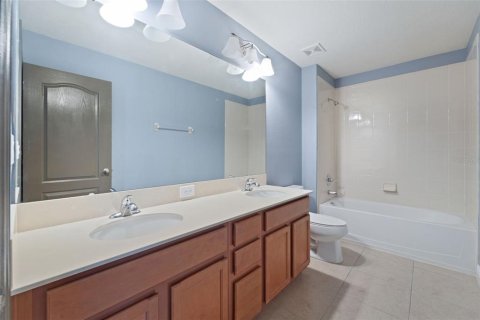 Casa en venta en Tampa, Florida, 5 dormitorios, 328.6 m2 № 1339562 - foto 30