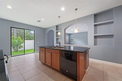 Casa en venta en Tampa, Florida, 5 dormitorios, 328.6 m2 № 1339562 - foto 13