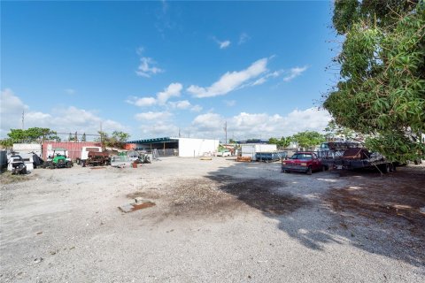 Commercial property in Hollywood, Florida № 680520 - photo 5