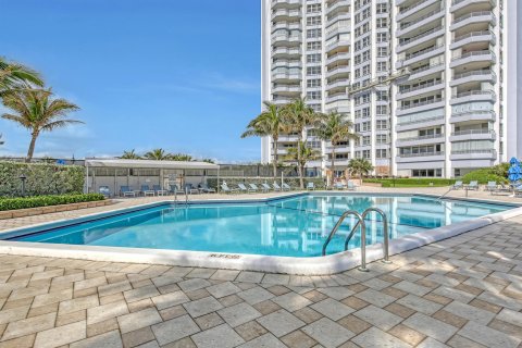 Condominio en venta en Riviera Beach, Florida, 2 dormitorios, 149.02 m2 № 862708 - foto 4