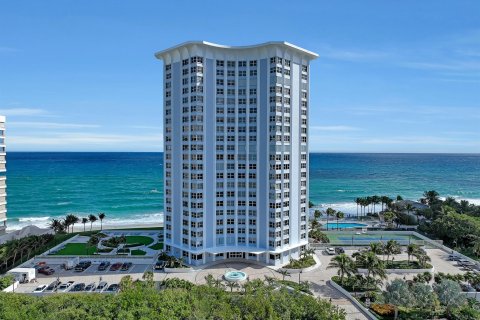 Condominio en venta en Riviera Beach, Florida, 2 dormitorios, 149.02 m2 № 862708 - foto 1