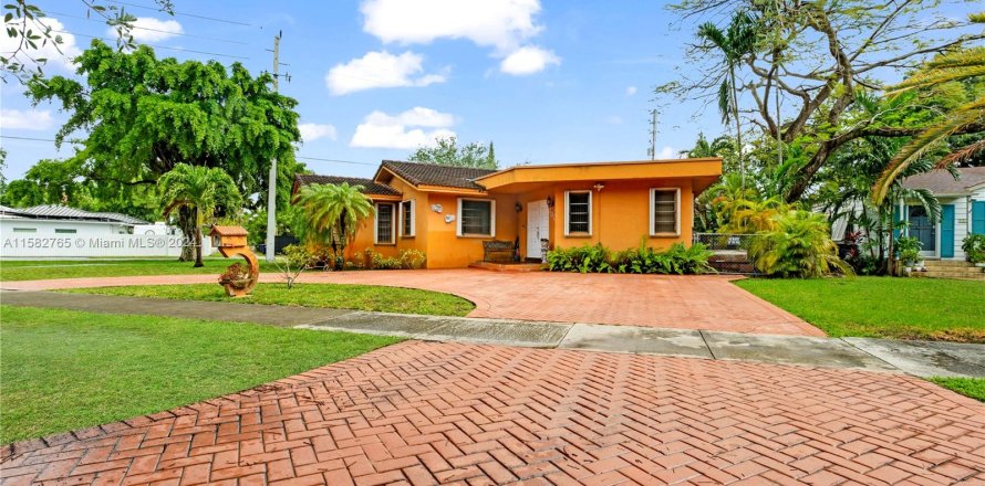 House in Miami Springs, Florida 3 bedrooms, 157 sq.m. № 1162343