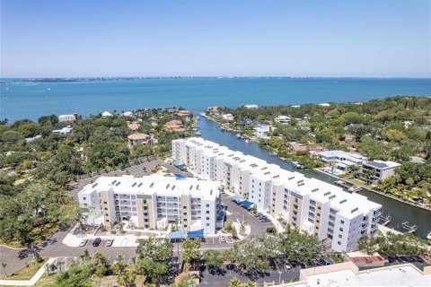 Condominio en alquiler en Sarasota, Florida, 2 dormitorios, 126.25 m2 № 1337818 - foto 3