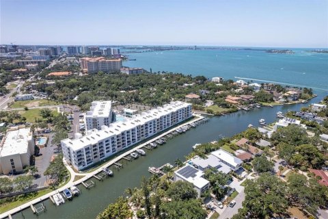 Condominio en alquiler en Sarasota, Florida, 2 dormitorios, 126.25 m2 № 1337818 - foto 1