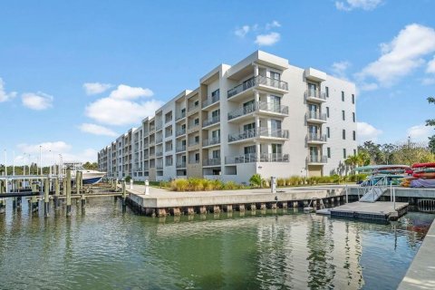 Condominio en alquiler en Sarasota, Florida, 2 dormitorios, 126.25 m2 № 1337818 - foto 2