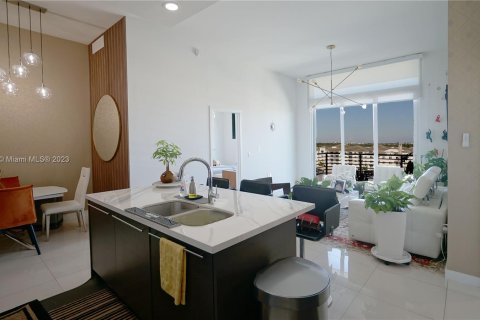 Condominio en venta en Doral, Florida, 3 dormitorios, 140.65 m2 № 712029 - foto 1