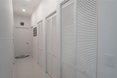 Condominio en venta en Doral, Florida, 3 dormitorios, 140.65 m2 № 712029 - foto 25
