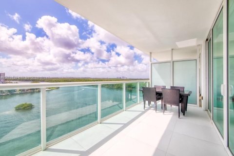 Condominio en venta en Sunny Isles Beach, Florida, 3 dormitorios, 158.4 m2 № 1347910 - foto 2